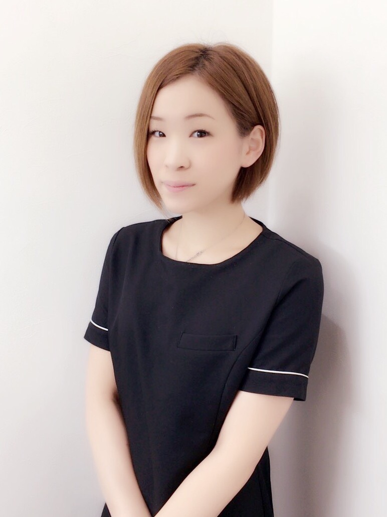 三品 真璃那